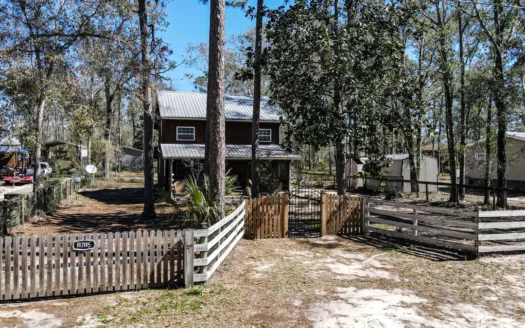 1715 Cedar Street – Your Steinhatchee Getaway Awaits!