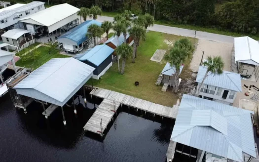 SUWANNEE WATERFRONT LOT FOR SALE – Suwannee, Florida