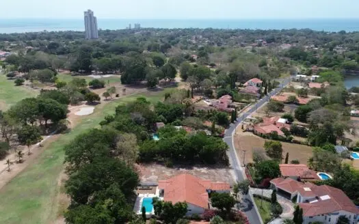 4 Bedroom house with pool in Coronado Beach