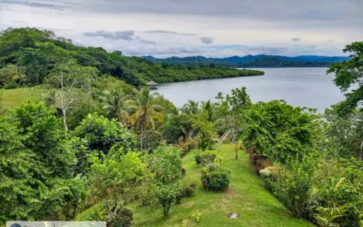 Dolphin Bay Waterfront Home, Bocas del Toro, Panama