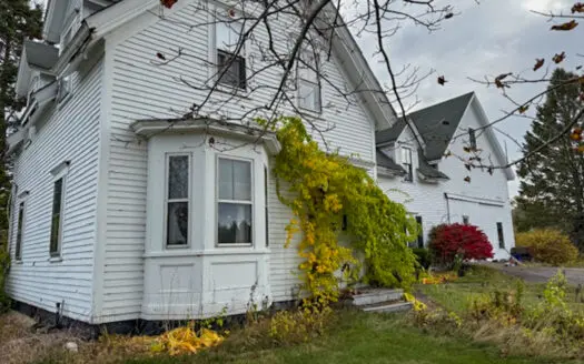 1900’s New England Farmhouse – Full of Character & Opportunity