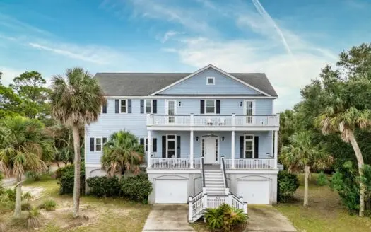 Just steps from the beach 619 Dolphin offers peace & island charm