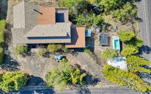 Sweeping ocean views on Hawaii Island—2BR/2BA with pool & orchard