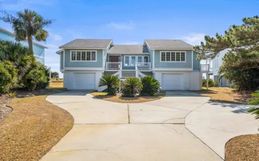 True oceanfront property w/direct beach access & panoramic views