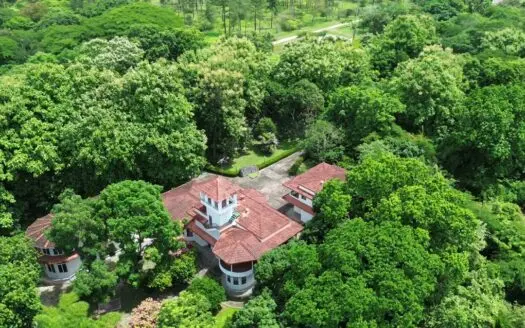 Private Estate with 3 Homes in Santa Clara, Coclé