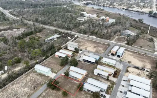 Vacant Lot For Sale in Steinhatchee, FL