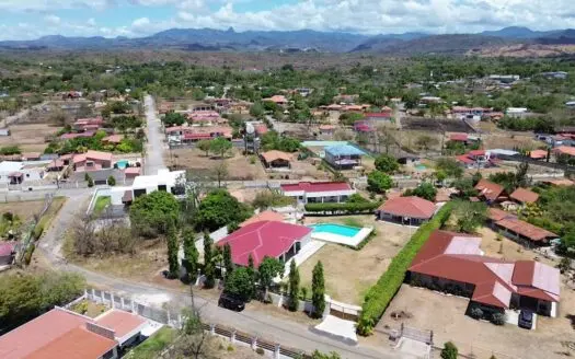 Modern Luxury Estate with Pool & Guest House | Nueva Gorgona