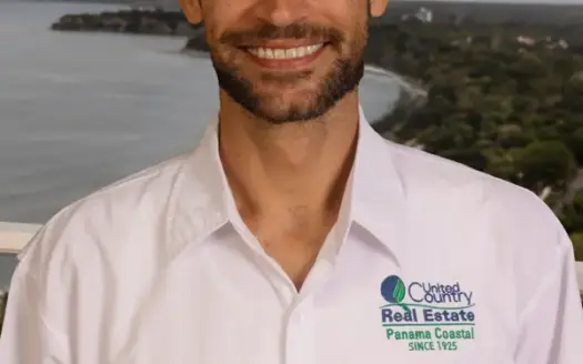 agent profile picture for Edouard Mason on coastal properties website