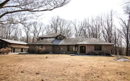 Luxurious 4 Bed, 3.5 Bath Home in Marshall