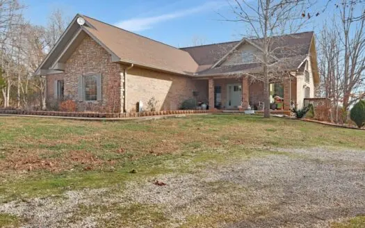 Contemporary Home with Pasture in South Central Missouri