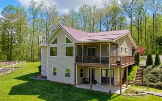 Beautiful Floyd Va Home for Sale with Mountain Views!