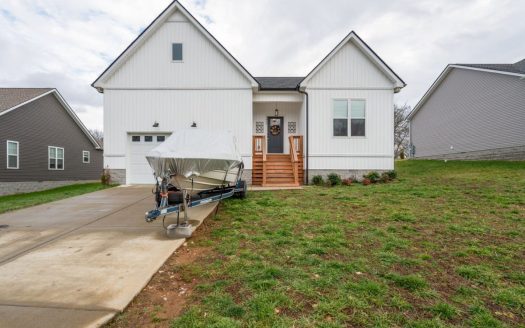 Country Home for Sale in Maury County, Tennessee