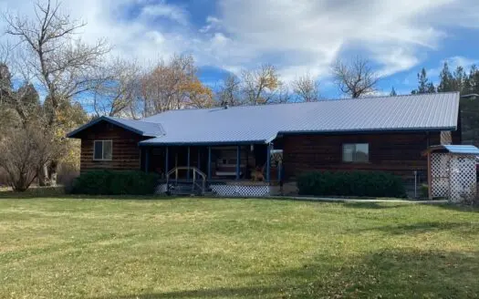 20+/-acres with Home and Seasonal Creek for Sale in Modoc!