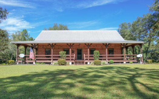 Beautiful Log Home – Bronson Fl!