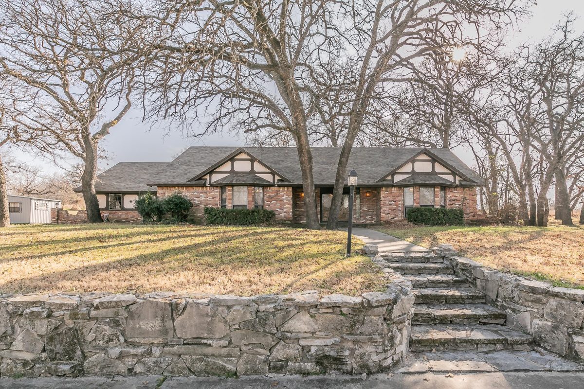 Springtown ISD Corner Lot 4 Bedroom 2 Bath Office And Shop