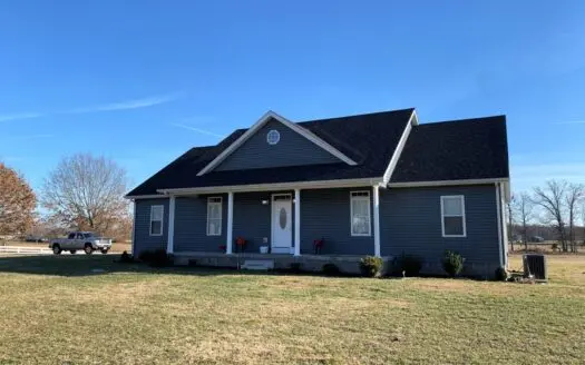 Country Home – 3 Bed 2 Bath – Attached Garage – Windsor, Ky.