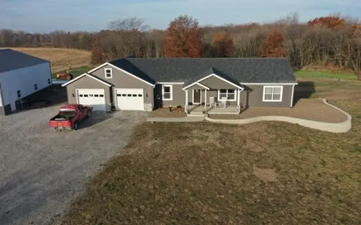 Country Home on 14 Acres for Sale Albany Mo