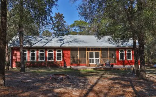 Take a Look at This Gorgeous 2/2 on 20+ Acres in Bell Fl!
