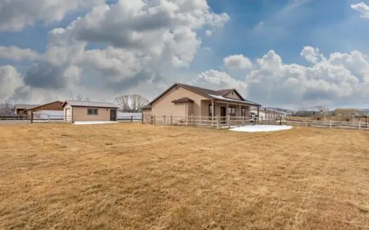 Wonderful Home in Loma, Co