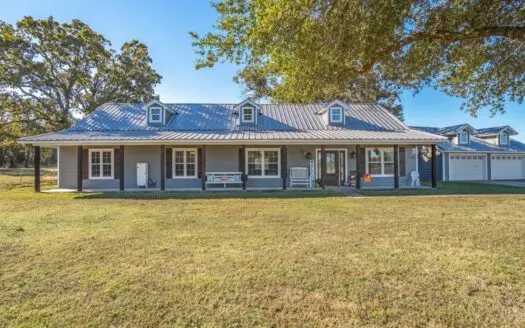 East Texas Country Home 22+ Acres – Shop –  Pool – Fenced
