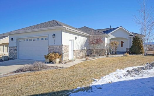 Patio Home for Sale in Town Montrose Co Golf Single Level