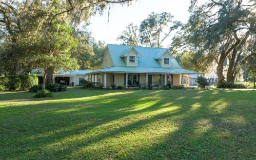 Beautiful Country Home – Trenton Florida!