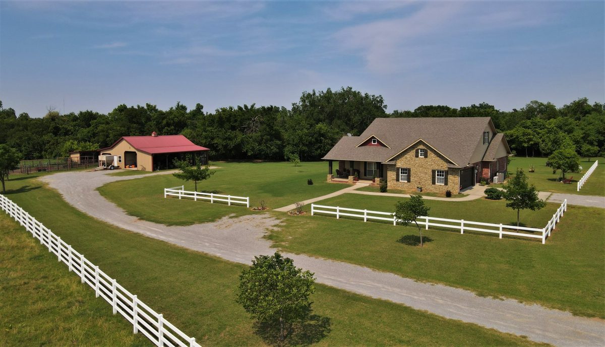 Horse & Cattle Ranch with Home For Sale Grady County, OK