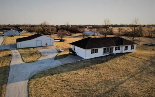 Country Home for Sale Raymore, Missouri