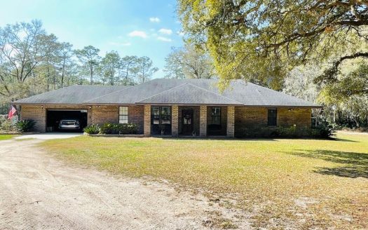 Country Living! Chiefland Florida!