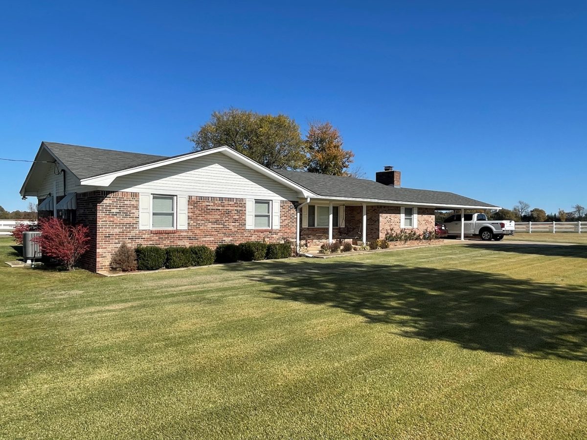 POTEAU, OKLAHOMA COUNTRY HOME FOR SALE