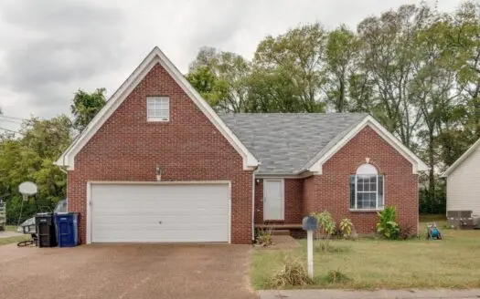 Country Home for Sale in Maury County, Tennessee