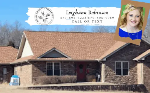 Well-maintained Beautiful Home in the Ozarks