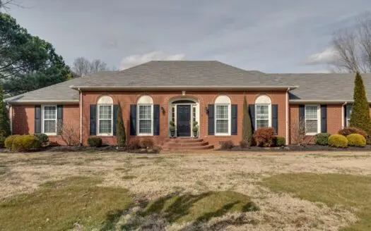 Country Home for Sale in Maury County, Tennessee