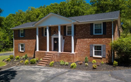 Sold! 5 Bed, 4 Ba Home for Sale 401 Rustling Oaks Dr.