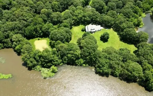 4 Bed/3.5 Bath Waterfront Home for Sale Southwest Ms