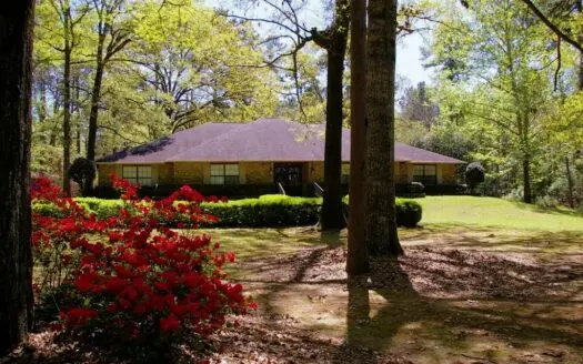 Executive Home in Sw Ms Near Percy Quin State Park