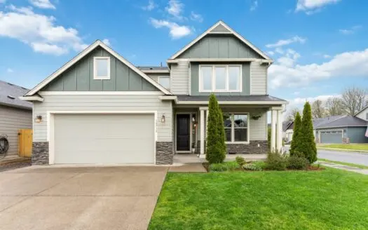 Stunning Home on Corner Lot for Sale in Vancouver, Wa!