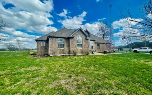 Nevada Missouri Country Home for Sale, Vernon County