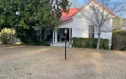 Historic Farm House on 6 Acres Minutes from Winnsboro, Sc