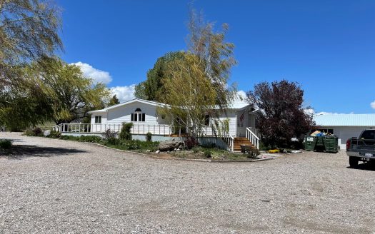 3bed/2bath Manufactured Home with 1949 Sq.ft and 80 Acres.