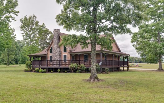 Country Home for Sale in Lewis County, Tennessee