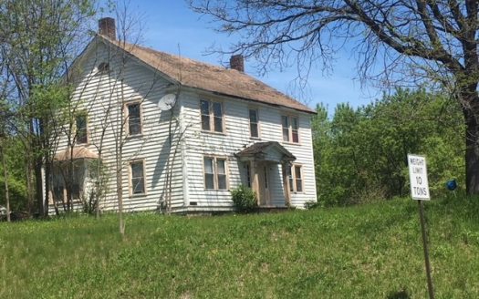 Antique Farm with Lots Of Road Frontage in Fulton County, Ny