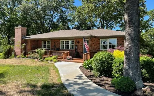 Beautiful Country Home on 10 Acres for Sale in Missouri