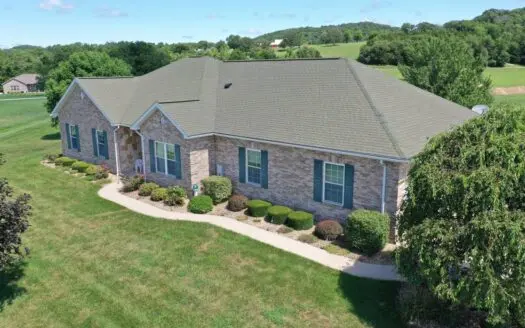Beautiful Home on 3 Acres in Hermann Mo