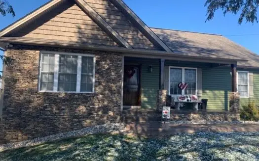 Country Home with Acreage in Albany, Ky