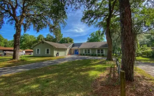 Beautiful Home in a Golf Course Community!