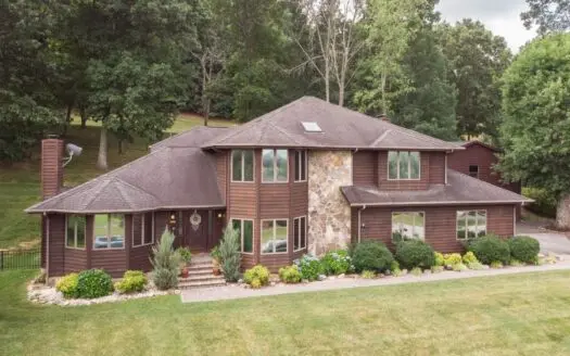 Home on Glenrochie Golf Course for Sale in Abingdon Va