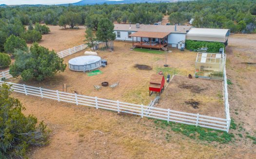 Large Home with Large Workshop / Garage for Sale, Has Well