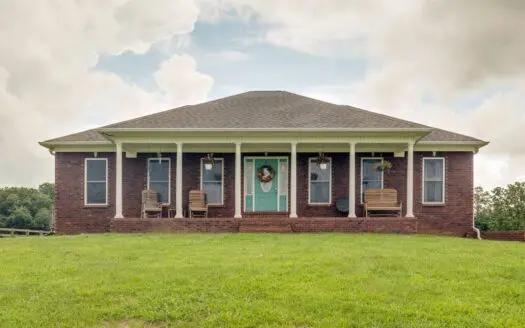 Country Home for Sale in Maury County, Tennessee