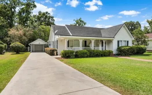 Charming Country Home – Heart Of Town – Trenton Florida